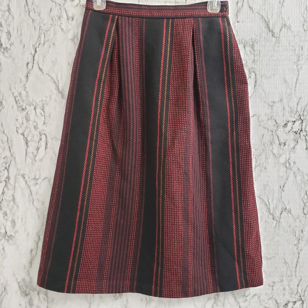 🎁Pepper Tree A-line Skirt Black and Red - Picture 6 of 9